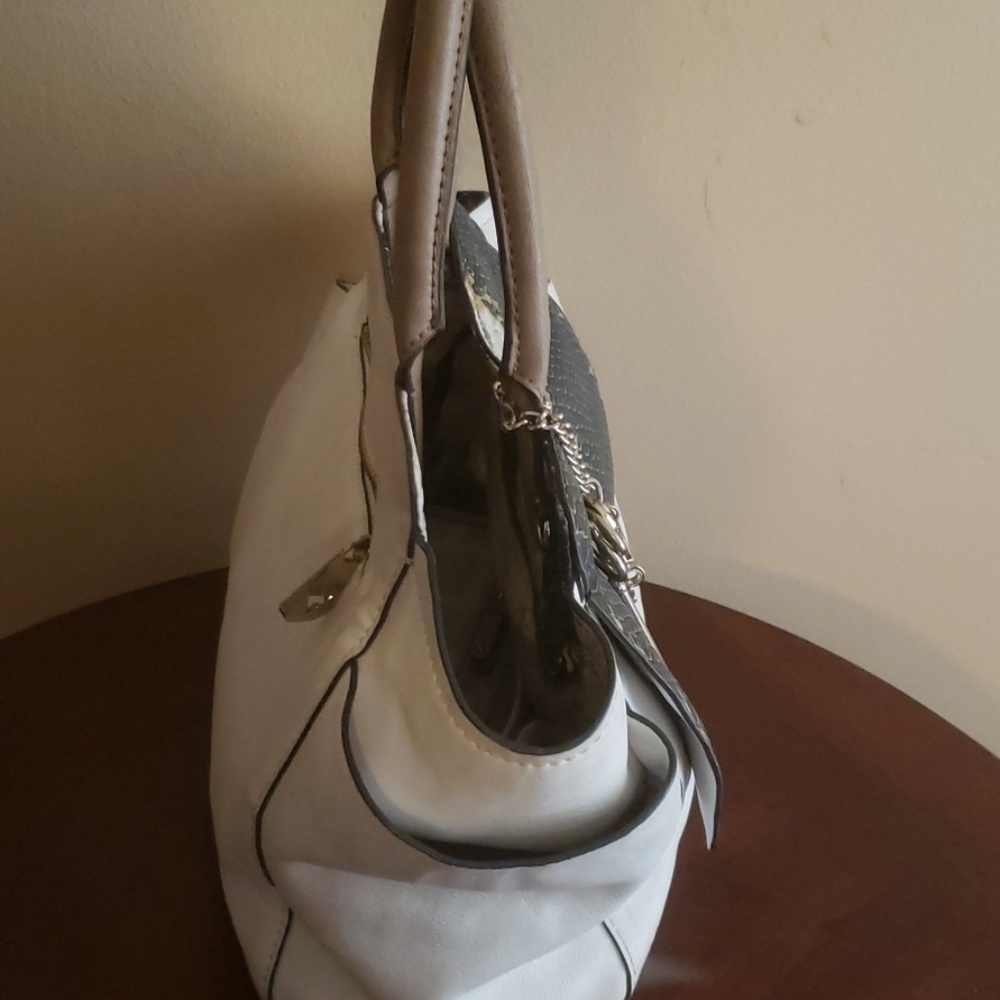 Handbag Guess - Picture 2 of 5